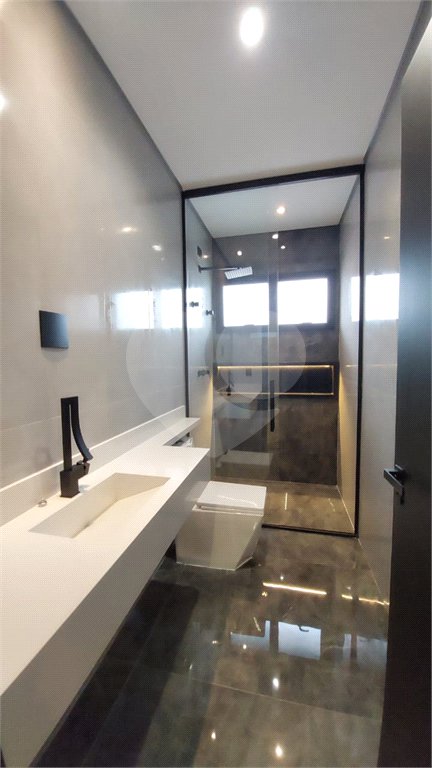 Casa à venda com 5 suítes no condomínio Figueira Garden, Atibaia - SP