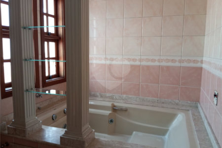 Casa à venda com 3 quartos, sendo 1 suíte, em Vila Nivi, São Paulo, SP