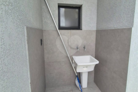 Casa à venda com 3 quartos, sendo 1 suíte, no condomínio Horto Florestal Villagio, Sorocaba - SP