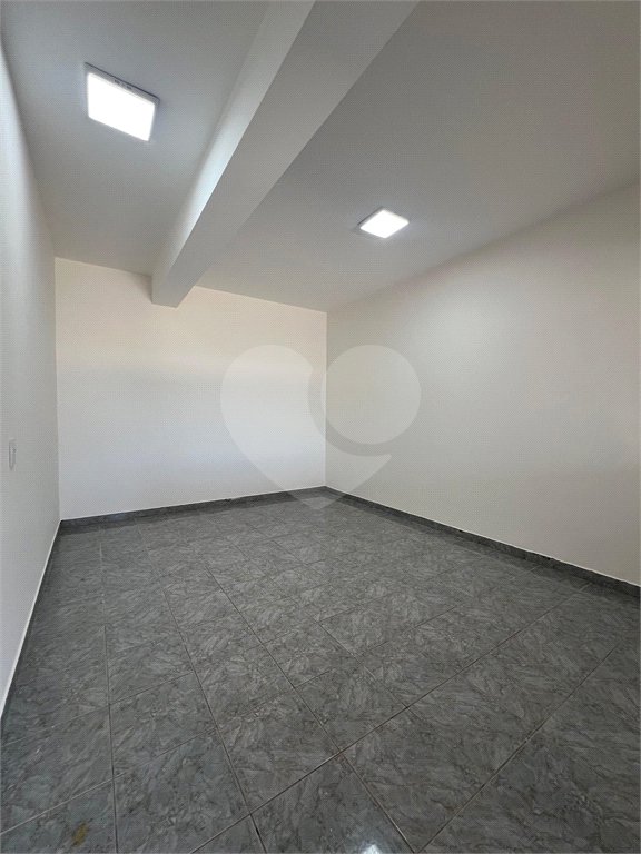 Sobrado à venda com 3 quartos, sendo 1 suíte, em Conjunto Habitacional Brás Cubas, Mogi das Cruzes, SP