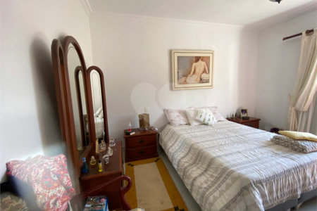 Sobrado à venda com 3 quartos, sendo 1 suíte,  em Vila Ipojuca, São Paulo, SP