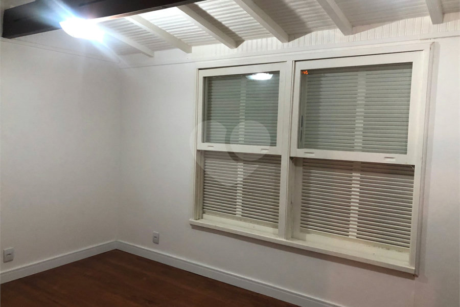 Sobrado à venda com 5 quartos, sendo 1 suíte,  em Tremembé, São Paulo, SP