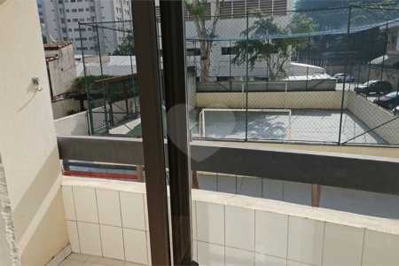 Apartamento à venda com 3 quartos, sendo 1 suíte, em Vila Olímpia, São Paulo, SP
