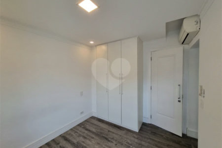Apartamento à venda com 3 suítes em Vila Paulicéia, São Paulo, SP