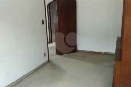 Sobrado à venda com 3 quartos em Jardim Odete, São Paulo, SP