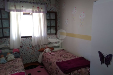 Casa à venda com 4 quartos, sendo 1 suíte,  em Jardim São Francisco, Mogi das Cruzes, SP