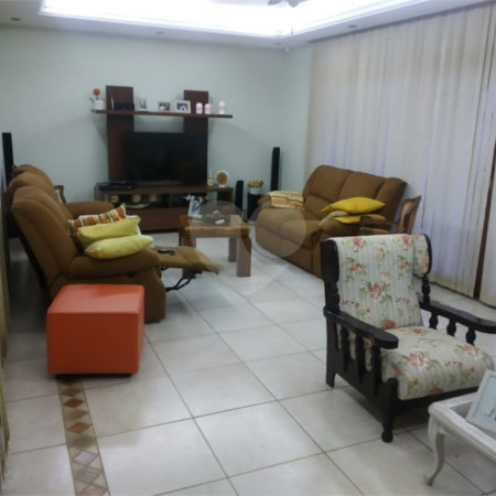 Casa à venda com 4 quartos, sendo 2 suítes,  no condomínio Acmti - Colinas do Mosteiro, Terras de Itaici e Recanto dos Pássaros, Indaiatuba - SP