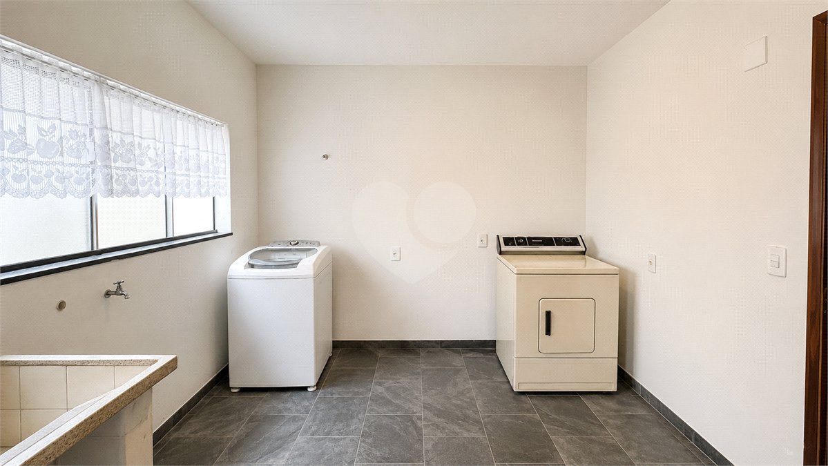 Sobrado à venda com 4 quartos, sendo 2 suítes, em Vila Pires, Santo André, SP