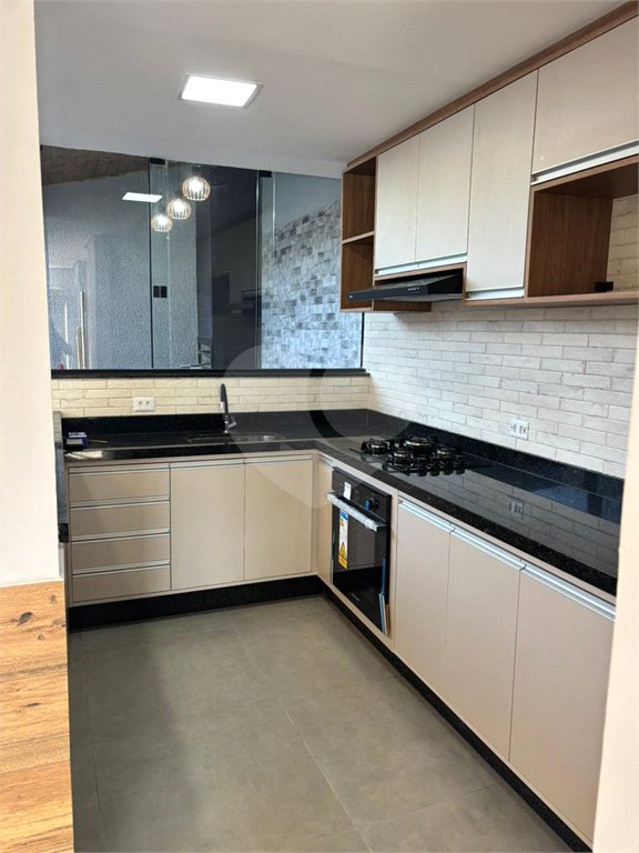 Casa à venda com 3 quartos, sendo 1 suíte, no condomínio Marselha IV, São Roque - SP