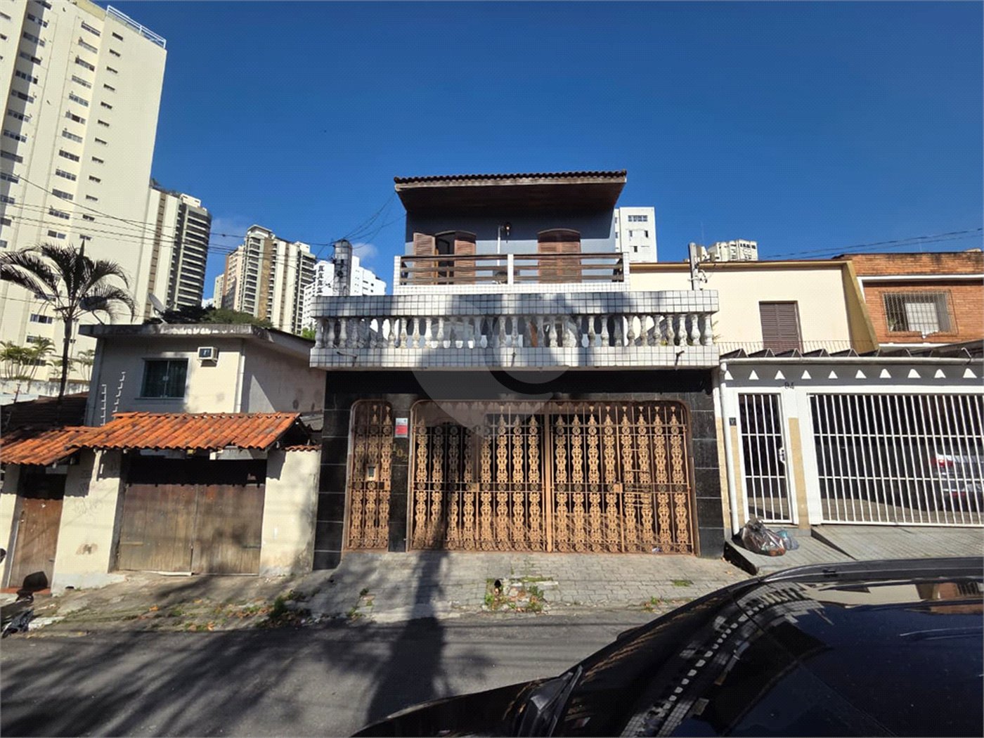 Sobrado à venda ou para alugar com 6 quartos, sendo 2 suítes, em Santana, São Paulo, SP