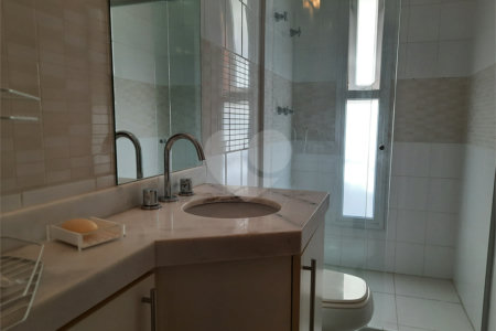 Casa à venda com 4 suítes no condomínio Las Cumbres, São Paulo - SP