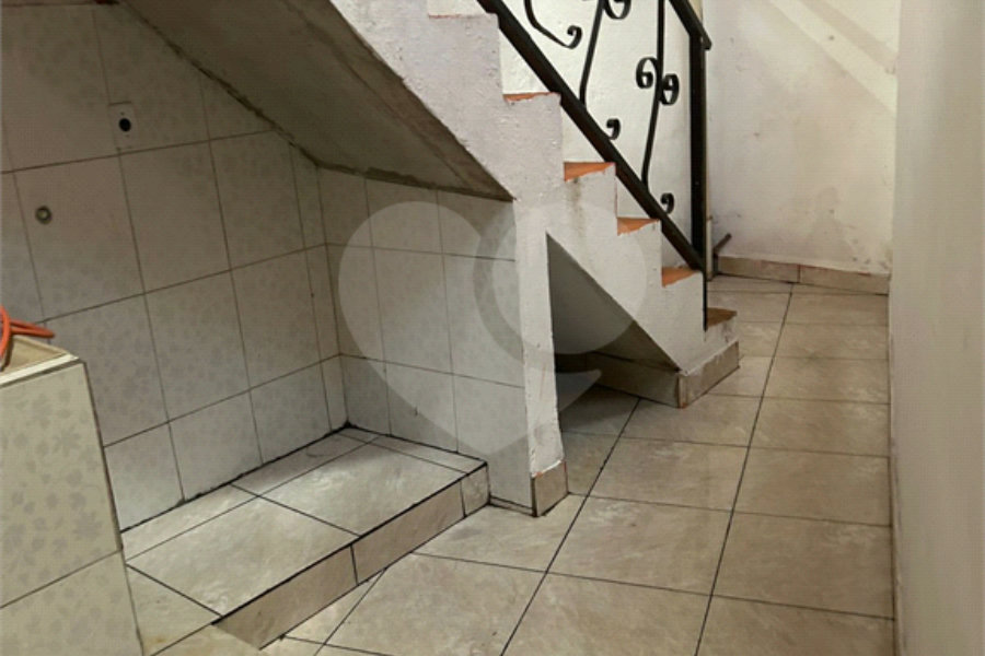 Sobrado à venda com 4 quartos, sendo 2 suítes, em Campo Limpo, São Paulo, SP