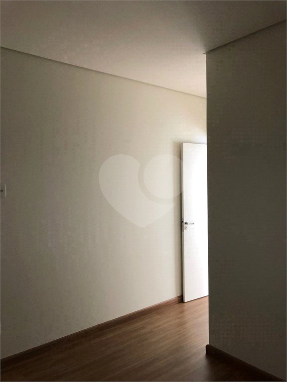 Casa à venda com 3 suítes no condomínio Residencial Lago da Serra, Araçoiaba da Serra - SP