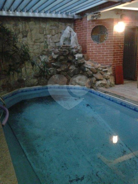 Sobrado à venda com 3 suítes em Vila Nivi, São Paulo, SP