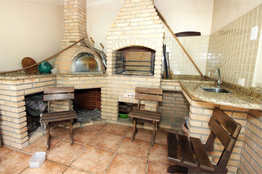 Sobrado à venda com 3 quartos, sendo 1 suíte, em Alto da Boa Vista, São Paulo, SP