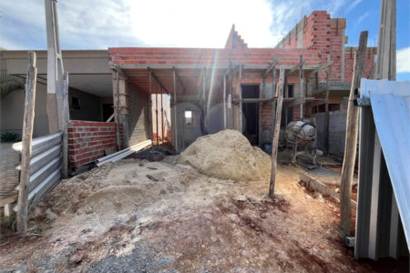 Casa à venda com 2 quartos, sendo 1 suíte,  no condomínio Tivolli, Itapetininga - SP