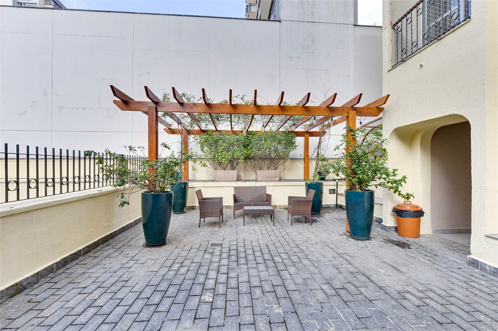 Apartamento à venda com 3 quartos, sendo 2 suítes, em Moema, São Paulo, SP