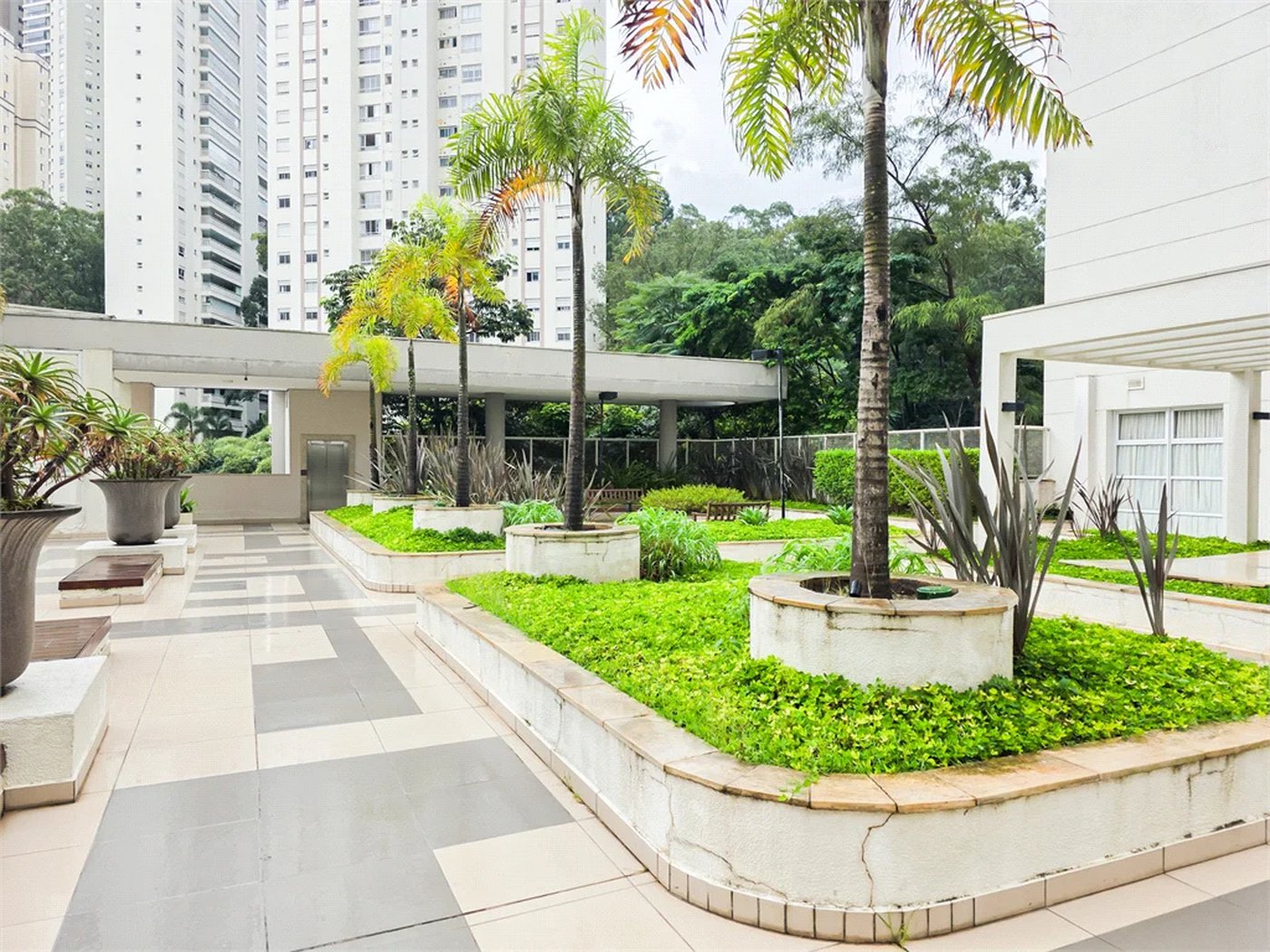 Apartamento à venda com 2 suítes em Vila Andrade, São Paulo, SP