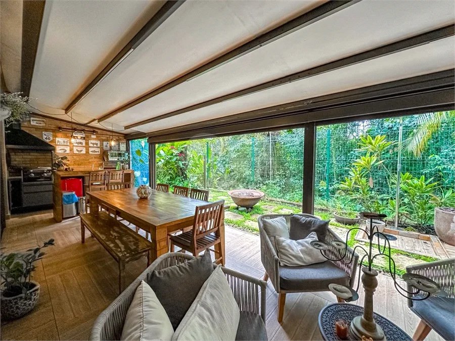 Villagio à venda com 3 quartos, sendo 1 suíte,  em Riviera de São Lourenço, Bertioga, SP