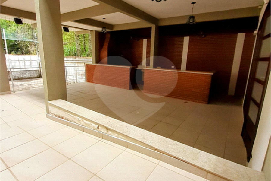 Sobrado à venda com 3 suítes em Tremembé, São Paulo, SP