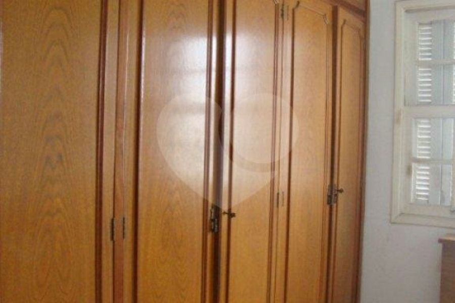 Sobrado à venda com 3 quartos, sendo 1 suíte,  em Parque Peruche, São Paulo, SP