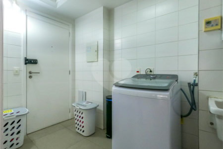 Apartamento à venda com 3 suítes em Vila Dom Pedro I, São Paulo, SP