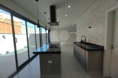 Casa à venda com 3 suítes no condomínio Terras de São Francisco, Sorocaba - SP
