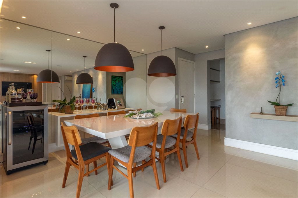 Apartamento à venda com 3 quartos, sendo 1 suíte, em Campo Belo, São Paulo, SP