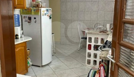 Casa de Vila à venda com 2 quartos, sendo 1 suíte,  em Jardim Karolyne, Votorantim, SP