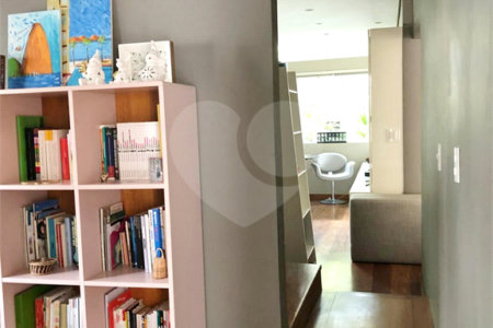 Sobrado à venda com 4 quartos, sendo 1 suíte, em Jardim Novo Mundo, São Paulo, SP