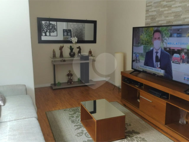 Apartamento à venda com 2 quartos em Pari, São Paulo, SP