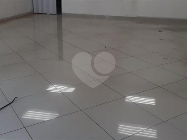 Prédio à venda em Vila Linda, Santo André, SP