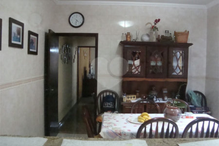 Sobrado à venda com 3 suítes em Vila Vitório Mazzei, São Paulo, SP