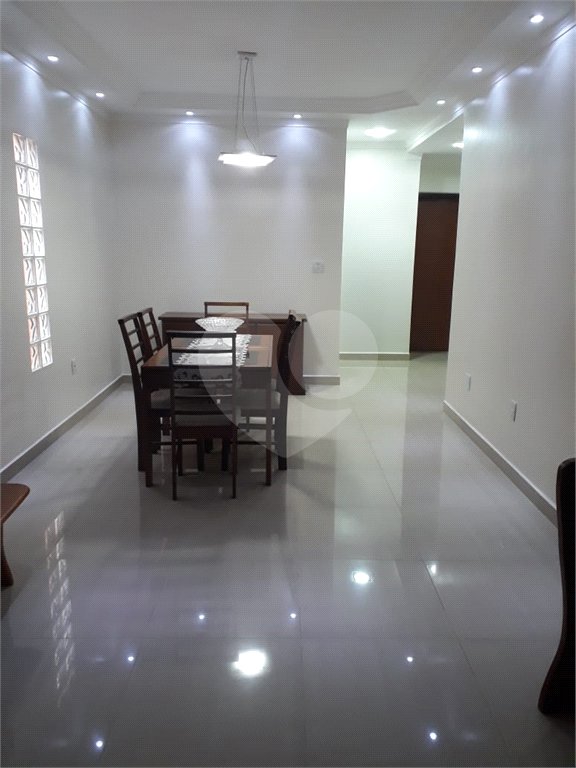 Casa Térrea à venda com 3 quartos, sendo 1 suíte,  em Vila Áurea, Poá, SP