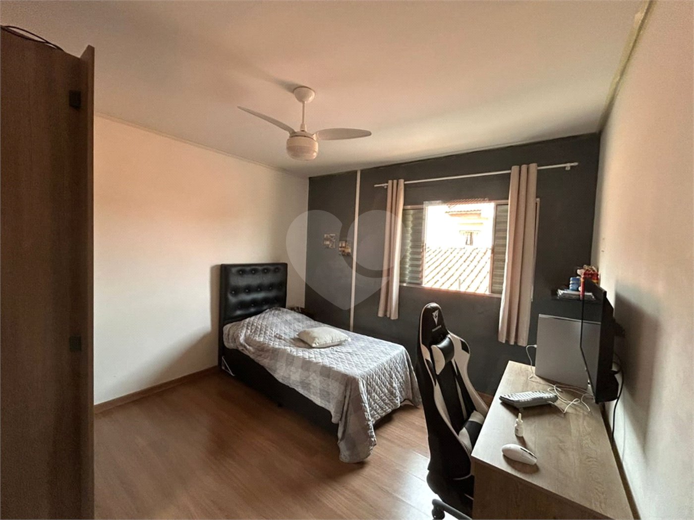 Sobrado à venda com 6 quartos, sendo 1 suíte,  em Vila do Encontro, São Paulo, SP