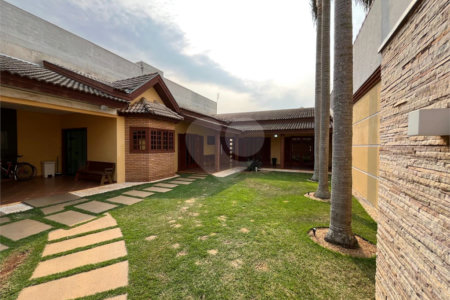 Casa à venda com 3 quartos, sendo 1 suíte, em Parque Atenas do Sul, Itapetininga, SP