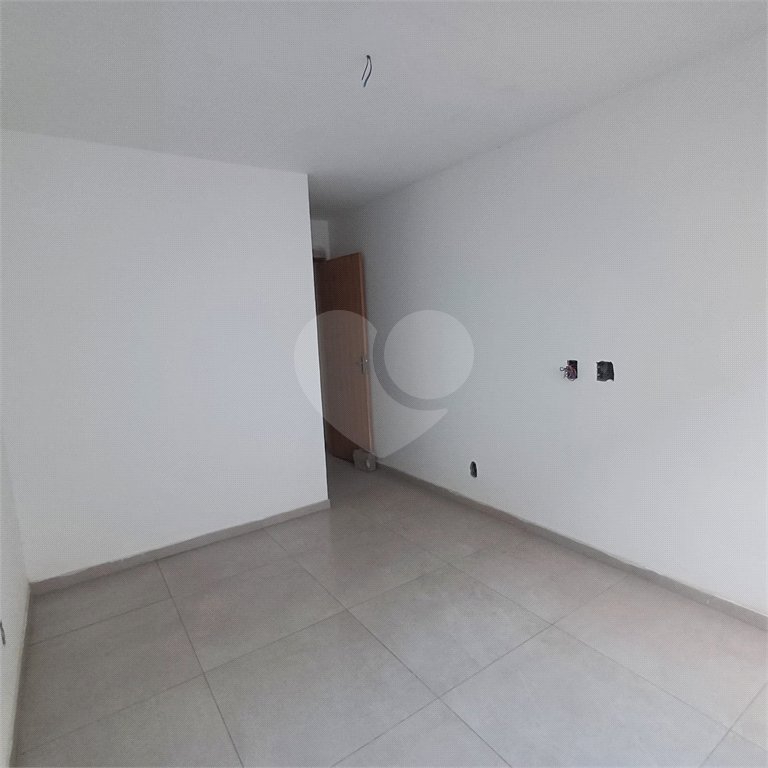 Casa à venda com 2 quartos, sendo 1 suíte, no condomínio Residencial Marlene Correia, Rio de Janeiro - RJ