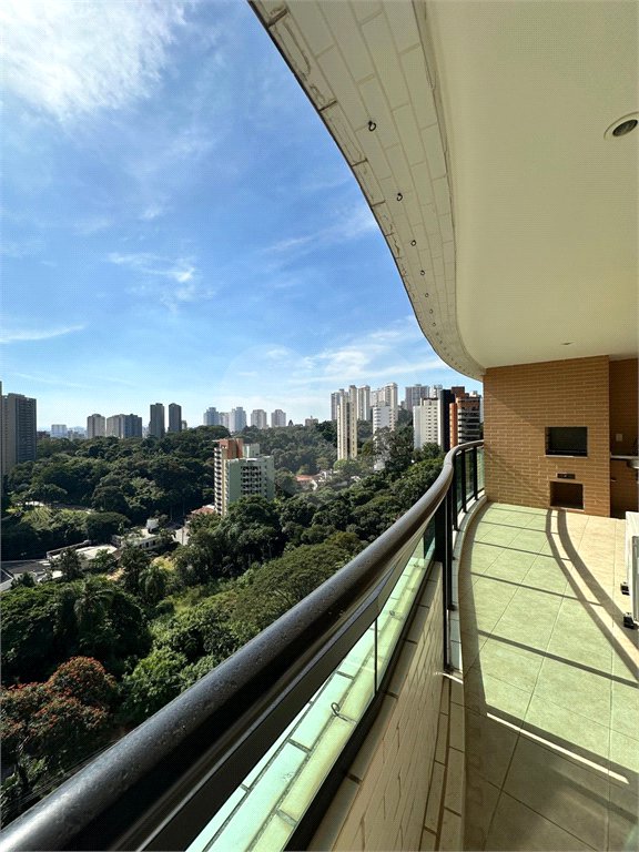 Apartamento à venda com 3 suítes em Vila Suzana, São Paulo, SP