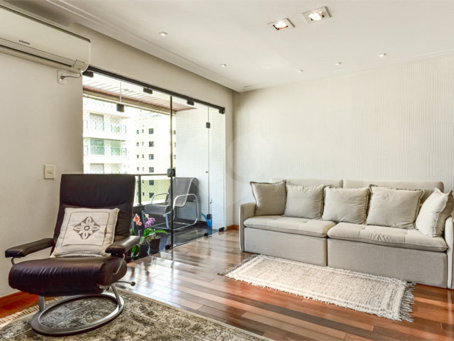 Apartamento à venda com 2 quartos, sendo 1 suíte,  em Brooklin, São Paulo, SP