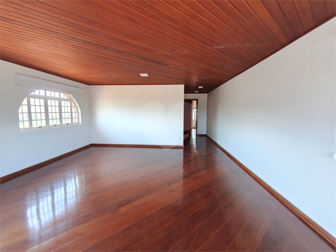 Casa à venda ou para alugar com 3 suítes no condomínio Estância Marambaia, Vinhedo - SP