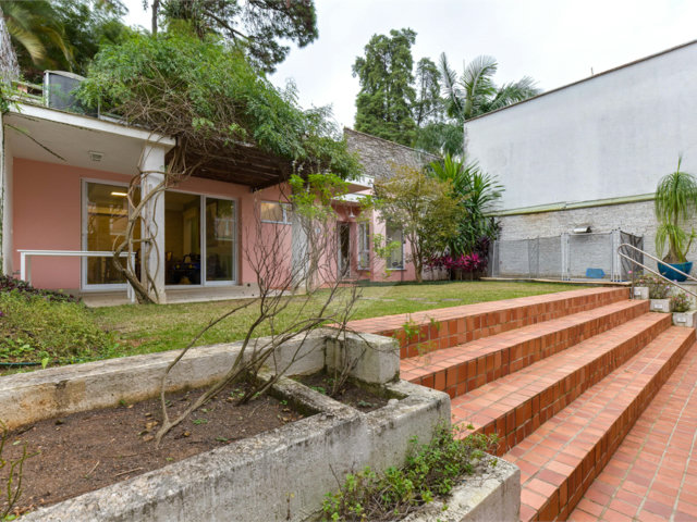 Casa à venda com 4 quartos, sendo 2 suítes,  em Alto da Boa Vista, São Paulo, SP