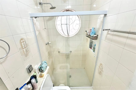Sobrado à venda com 3 quartos, sendo 1 suíte, em Vila Vitório Mazzei, São Paulo, SP