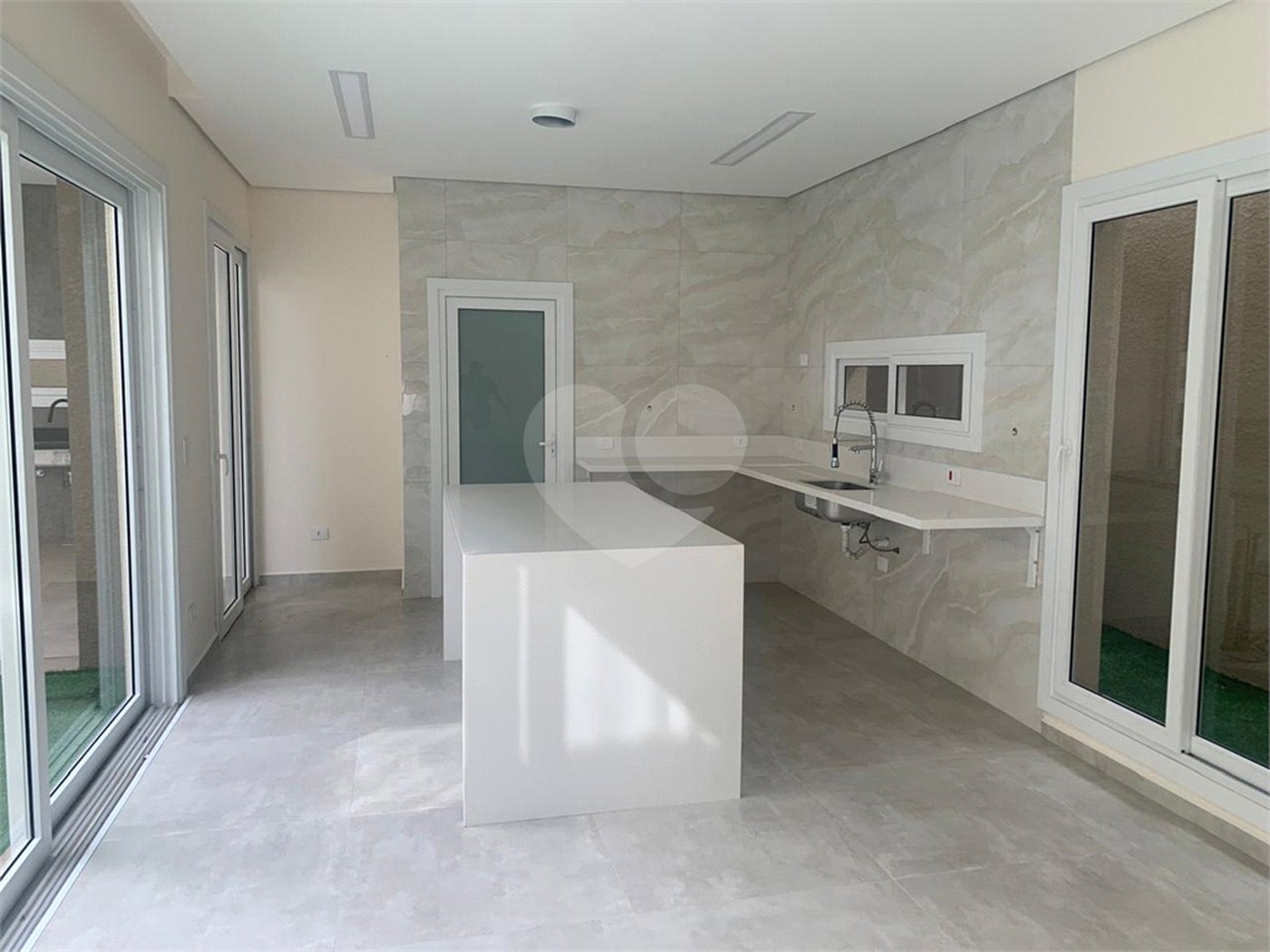 Casa à venda com 3 suítes no condomínio Quadra Real, Atibaia - SP
