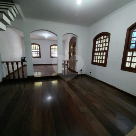 Casa à venda com 3 quartos, sendo 1 suíte, em Jardim das Vertentes, São Paulo, SP