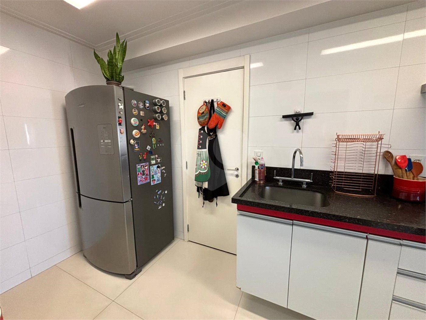 Apartamento à venda com 3 quartos, sendo 1 suíte,  em Santo Amaro, São Paulo, SP