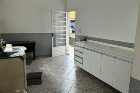 Casa à venda com 8 quartos, sendo 3 suítes,  no condomínio Terras de Santa Rosa, Salto - SP