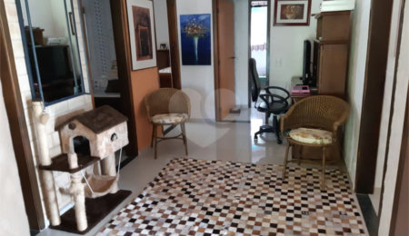Casa à venda com 4 quartos, sendo 1 suíte,  no condomínio Clube da Montanha, Atibaia - SP