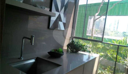Apartamento à venda com 3 quartos, sendo 1 suíte,  em Jardim das Acácias, São Paulo, SP