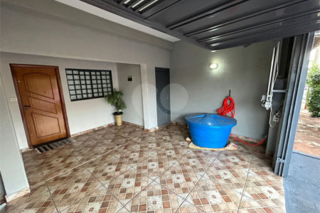 Casa à venda com 4 quartos, sendo 1 suíte, no Centro, Cravinhos, SP