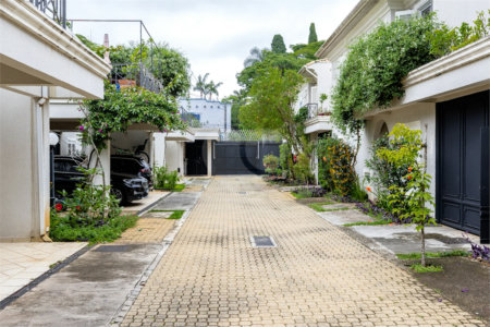 Casa à venda com 4 suítes no condomínio Saint Germain, São Paulo - SP